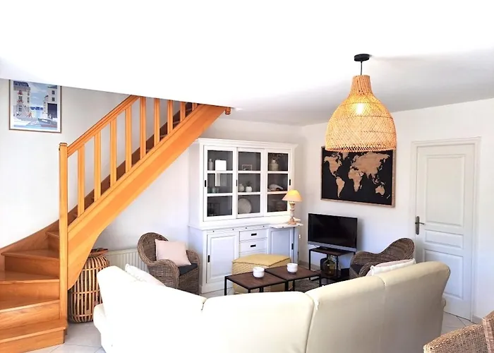 Sur Les Plages De Barneville-carteret *